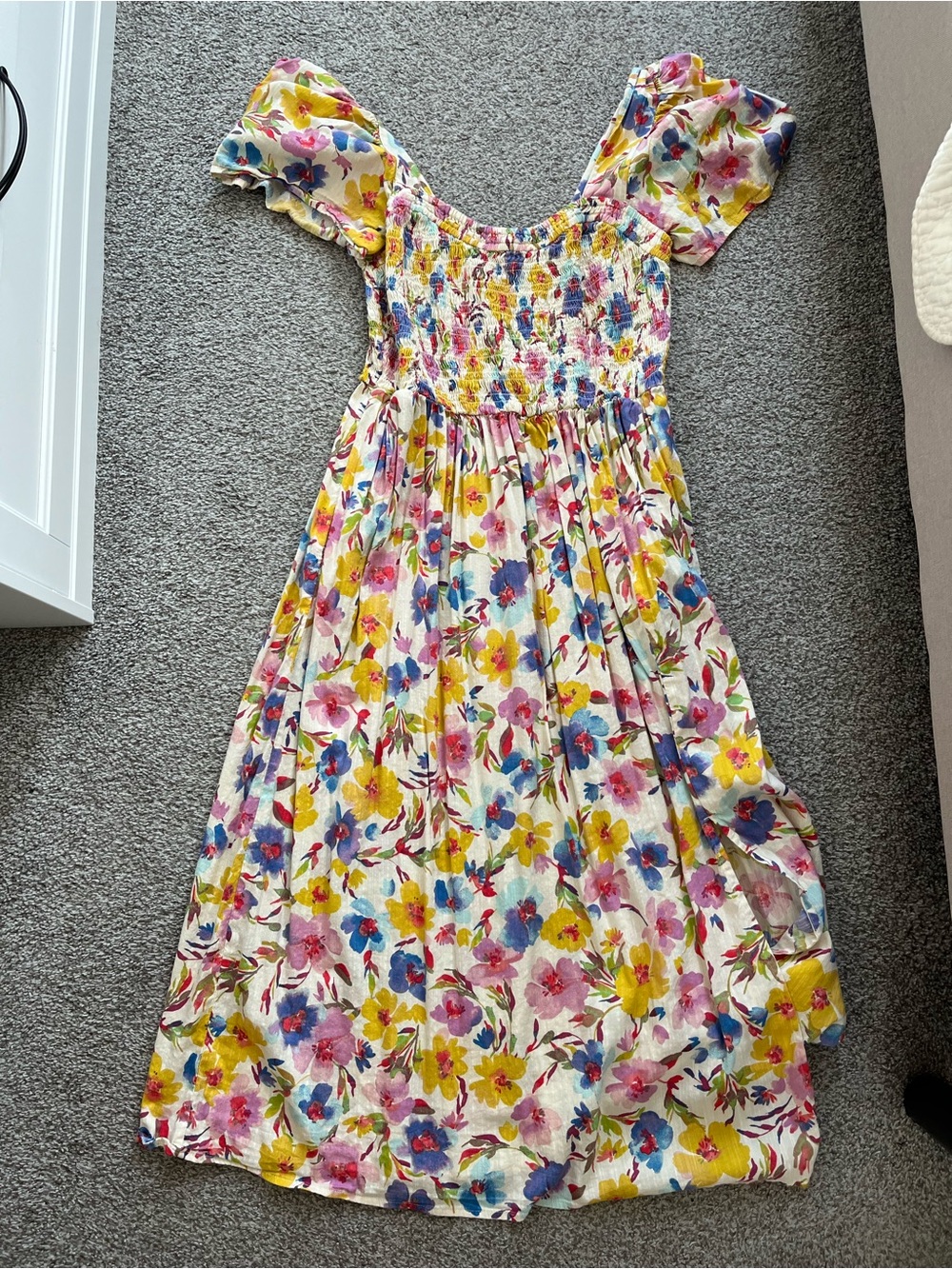 GAP Floral Puff-Sleeve Midi Dress in White with Multicolor Print